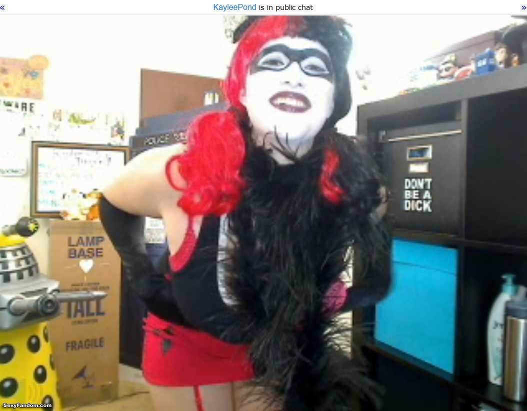 kayleepond harley quinn costume cam