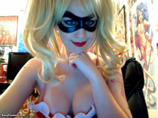 jade-starr-harley-quinn-cam-004