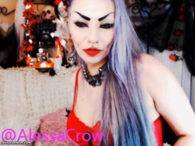 alessa-crow-lipstick-cam-002