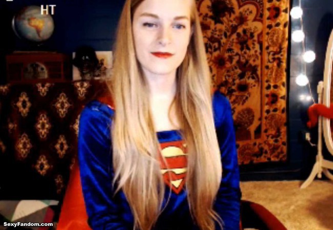 tessa-lux-supergirl-cam-001