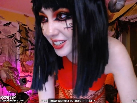 Get A Load Of The Demonic Babe That Is Yarroween