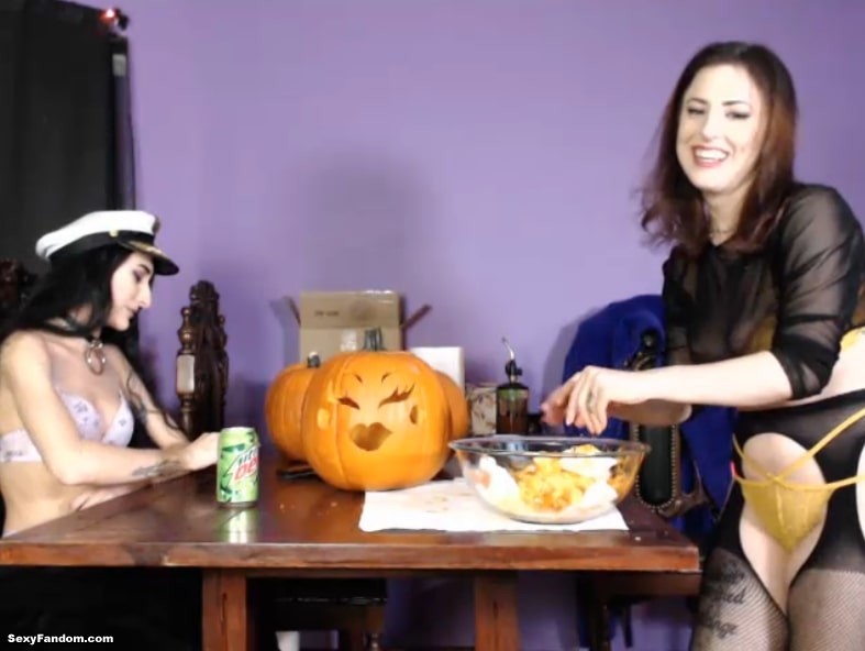 GoddessEris_ And NikkiNyx Do Some Late Night Pumpkin Carving