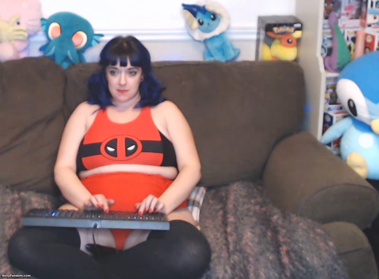 KittyCrucifix Hosts A Deadpool Extravaganza In Her Room