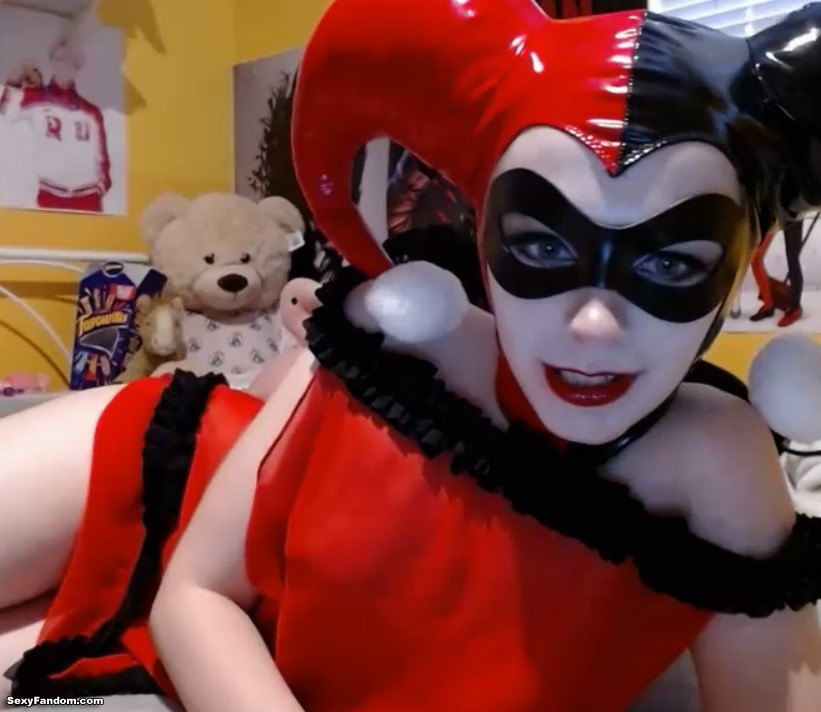 When Puddin’ Is Away, It's Time For Pervywaffles To Play