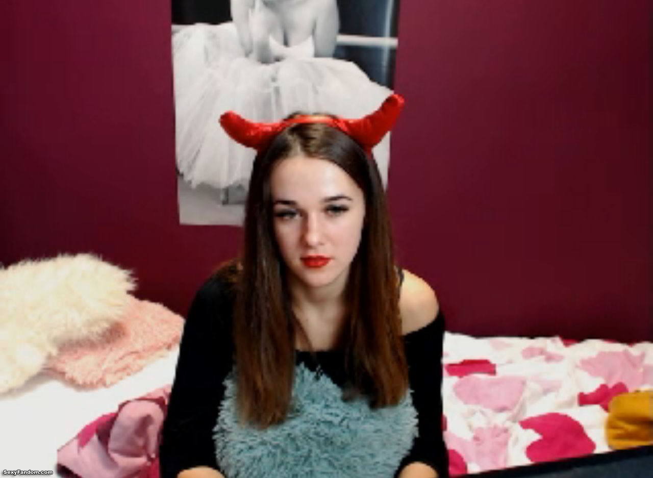 SweetyMinnie Brings Out Her Big Devil Horns