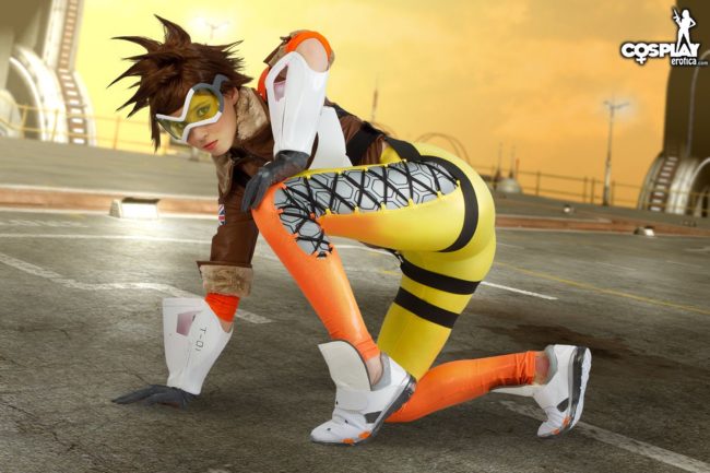 Cosplay Erotica’s Stacy Looks Fantastic As Tracer From Overwatch