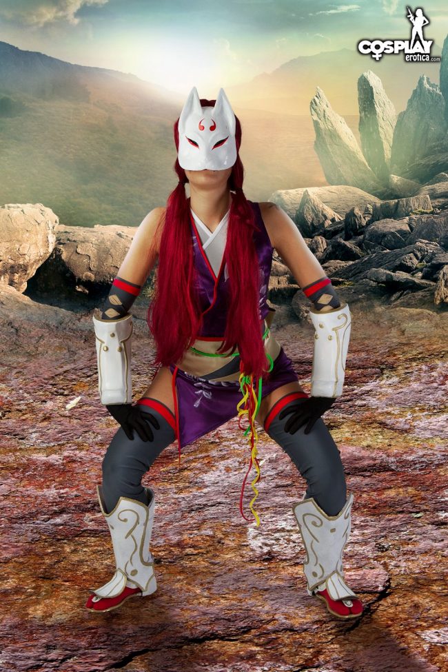 Cosplay Erotica’s Devorah Takes Her Battle Stance As Kunimitsu