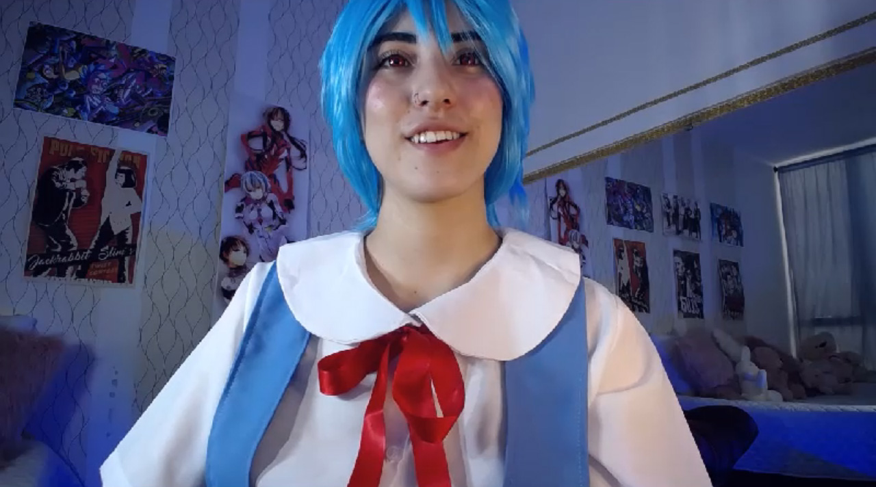 Liittlebunny Becomes A Blue-Haired Anime Beauty