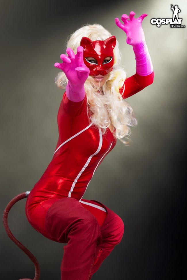 Cosplay Erotica’s Nia Looks Both Devilish And Kittenish As Ann Takamaki