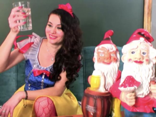 ChicEva Is Snow White (But With Just Two Dwarfs) 