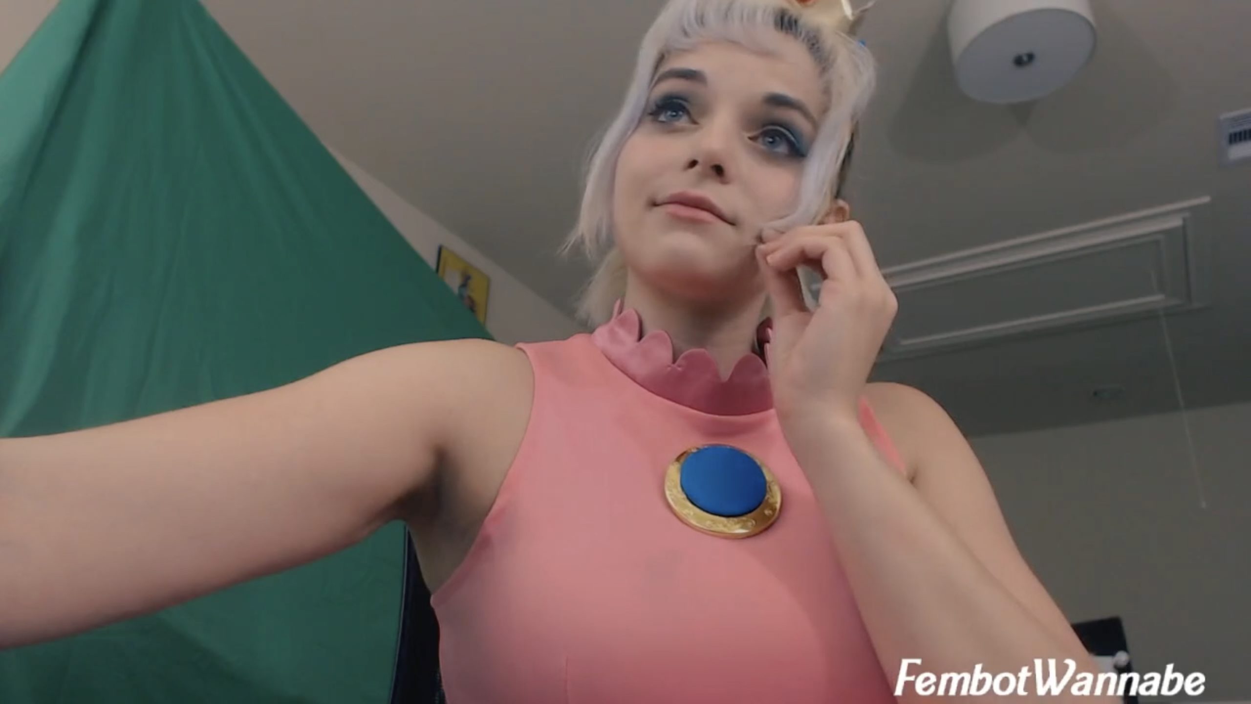 FembotWannabe Is In Need Of A Rescue As Princess Peach