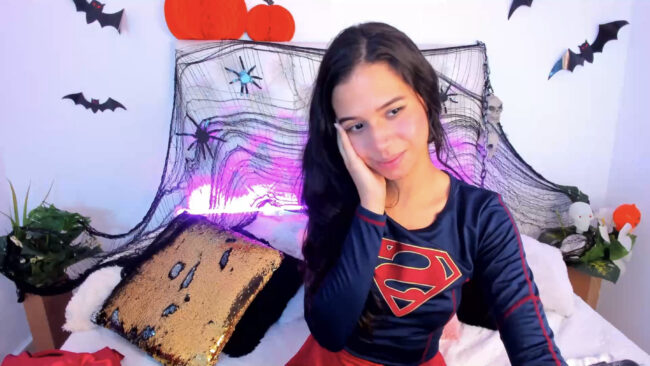Supergirl Belindahann Is Playful And Pretty