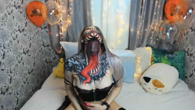 Miss_Soniya Paints On Venom