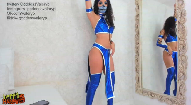 Valery_Ponce Puts A Skeletal Spin On Her Kitana Cosplay