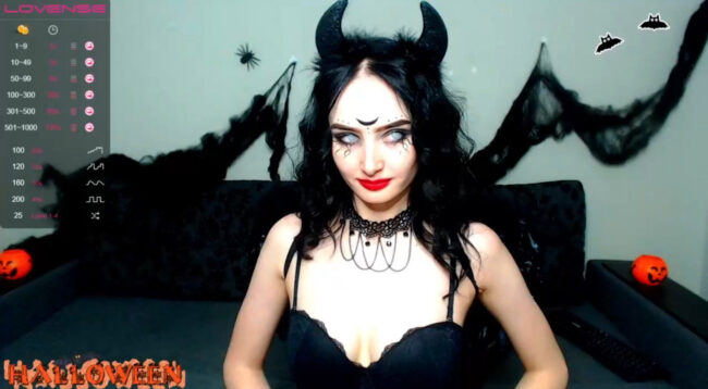 Katiieecat Lets Out Her Inner Succubus