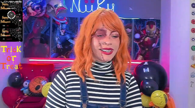 Niikydreams Hosts A Balloon Party As Chucky