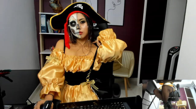 Shanabellucy Is Half-Pirate And Half-Ghost