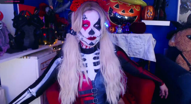 Wickedxqueen Shows Off Her Stunning Harley-esque Skeleton