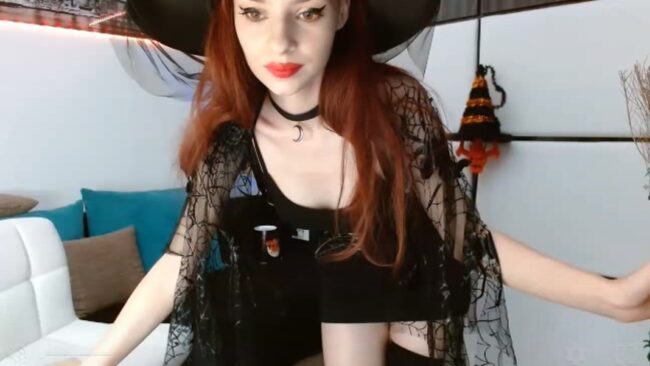 Witch Christine_Wan Captivates With A Sexy Spell