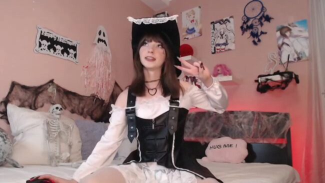 Pirate Captain Ayumi__Anime Shows Off Her Treasures