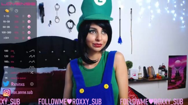Roxxy_Sub2 Serves Up A Stylish Luigi Cosplay