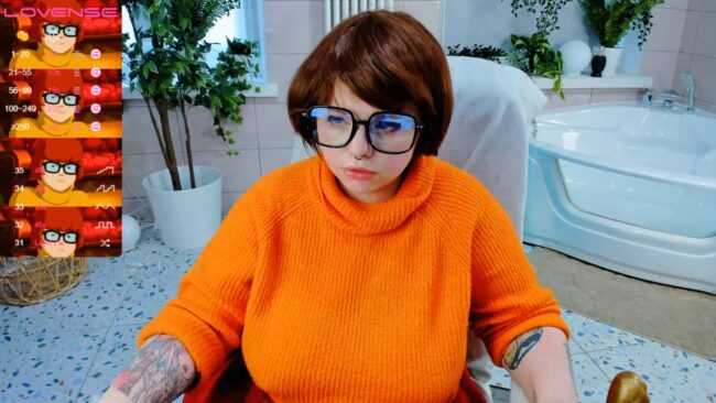 Yoki_Shizuko Is Here To Solve Some Mysteries As Velma