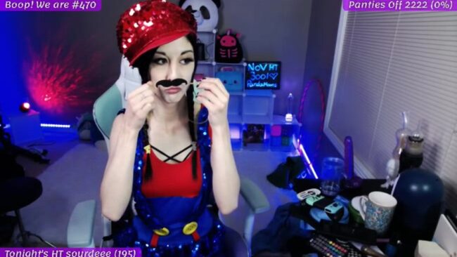 Gamer LexaLuv Is A Cosplaying Superstar