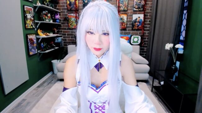 Moon_Mika Lets Out Her Inner Emilia