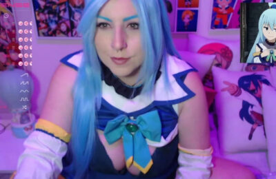 Cannddy_hot Shows Off Her Cute And Colorful Aqua