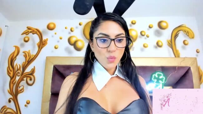 Analia_Lexx Looks Bunny-tastic