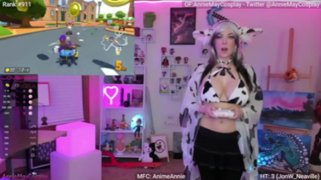 AnimeAnnie’s A-Moo-Singly Sexy Gaming