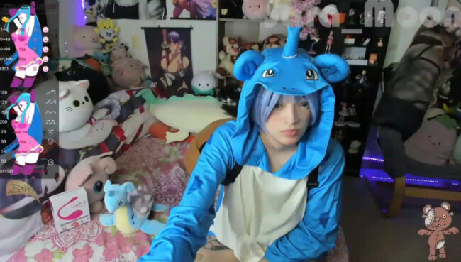 Sara_Skys Shows Off Her Cool Lapras Cospaly