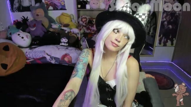 Sara_Skys Is Part White Rabbit, Part Mad Hatter