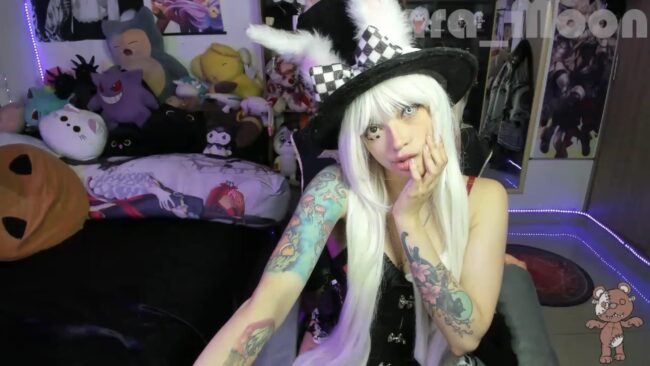 Sara_Skys Is Part White Rabbit, Part Mad Hatter