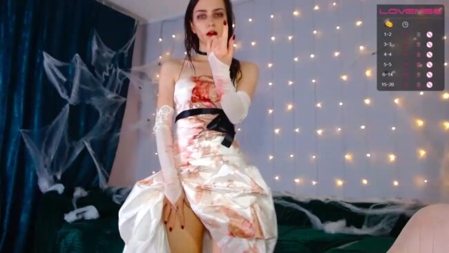 PiperrFawn Is A Bloody Spooky Bride