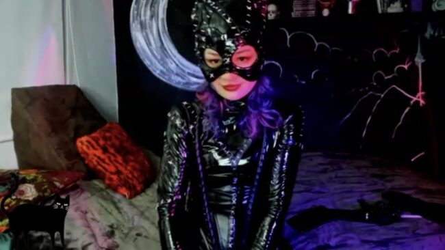 VelvetSarcasm Is A Purrfect Catwoman