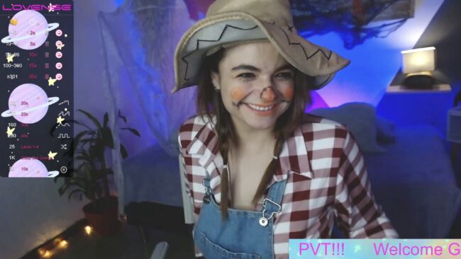 Victoriavega04 Is A Spoopy Scarecrow