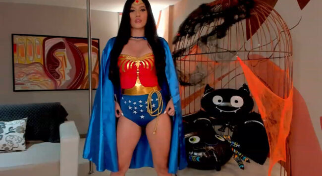 HannaCross1's Heroic Wonder Woman Cosplay