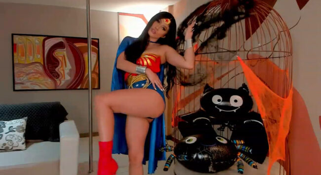 HannaCross1's Heroic Wonder Woman Cosplay