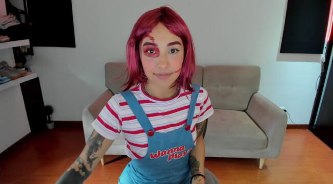 Jade_Porn's Playful Chucky Cosplay