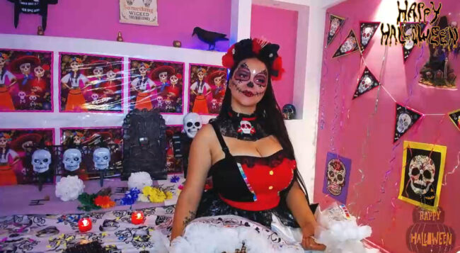 Lunaahatzel Unites Halloween And Day Of The Dead For Her Catrina Cosplay