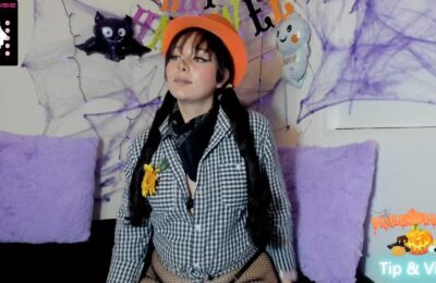 April_sommer Serves Up A Cute Halloween Scarecrow
