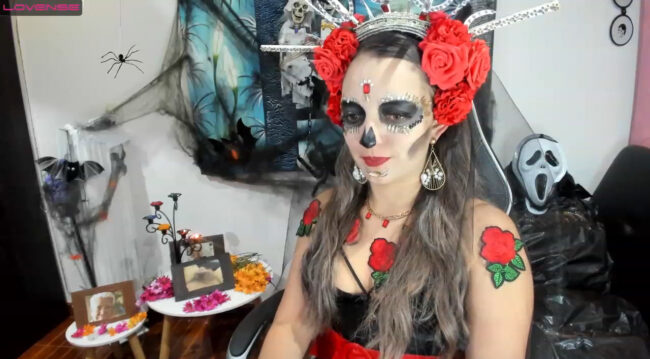 VeroMars Pays Tribute To Day Of The Dead With Her Catrina Cosplay