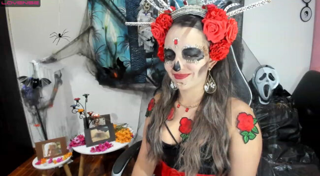 VeroMars Pays Tribute To Day Of The Dead With Her Catrina Cosplay