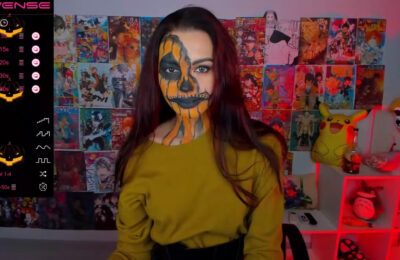 Viktoriabell Turns Herself Into A Jack-o'-Lantern With Face Paint