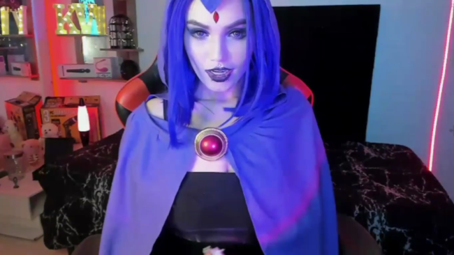 Kimmy_Vampire’s Flawless Cosplay Of Mystical Proportions 