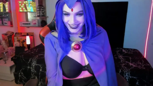 Kimmy_Vampire’s Flawless Cosplay Of Mystical Proportions 