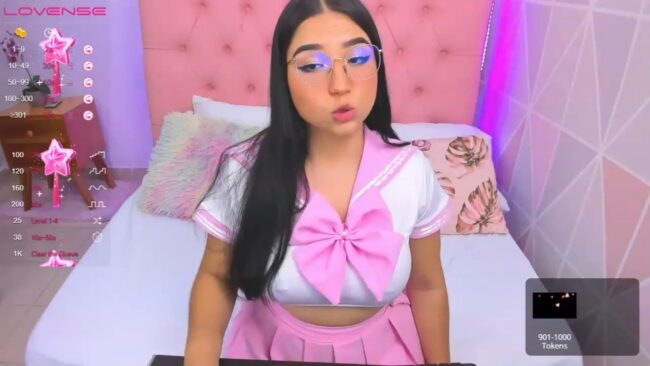 Alyssia_dange Shows Off Her Pink Sailor Moon Style