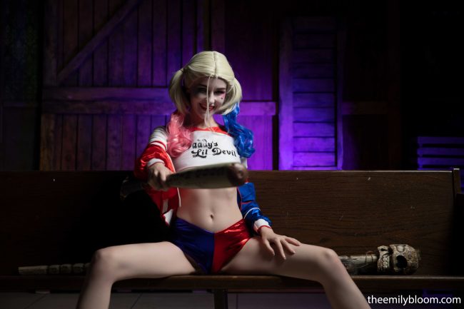 Emily Bloom: Crazy Sexy Harley Quinn Cosplay 