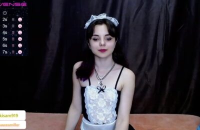 LisaOnline Is Maid To Look Cute